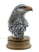Kartal Büstü