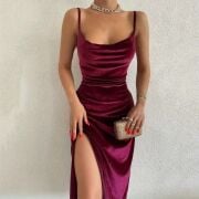 Kadın Askılı Degaje Yakalı Yırtmaçlı Kadife Midi Elbise