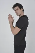 Erkek Kapşonlu Slim Fit T-shirt - Siyah