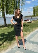 Kadın Kısa Kollu V Yakalı Kolları Volanlı Yandan Yırtmaçlı Kısa Janjan Krep Elbise