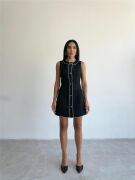 CHANEL KUMAŞ KISA ÖNDEN DÜĞMELİ ELBİSE - Siyah