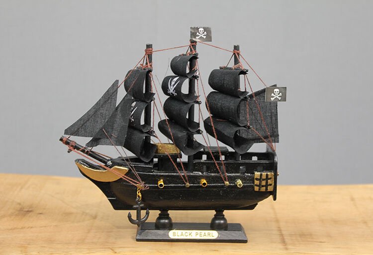 Ahşap Korsan Gemisi 15x15 cm