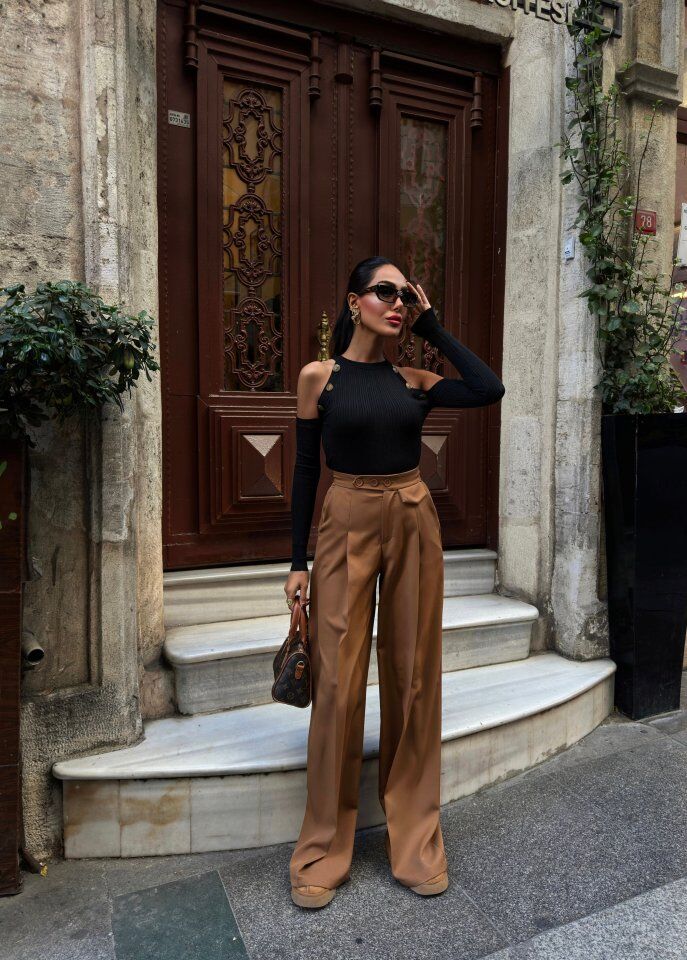 Üç Düğme Detayli Palazzo Pantolon
