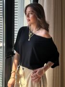 Kadın Tek Omuzu Açık Kısa Kollu Salaş Viskon Bluz