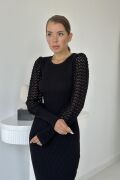 Siyah Kolları Örgülü Triko Elbise
