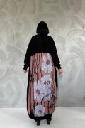 Siyah Arkası Desenli Hırka