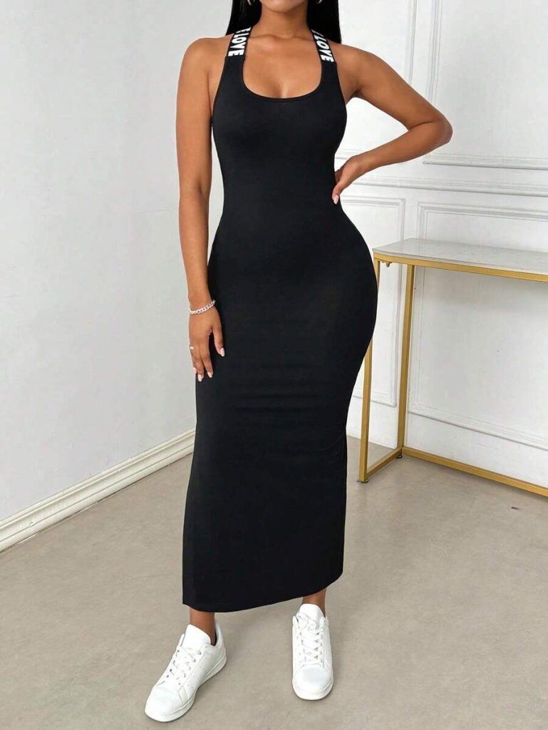 Kadın Yuvarlak Yaka Sırttan çapraz şerit Love Detaylı Yırtmaçlı Viskon Elbise