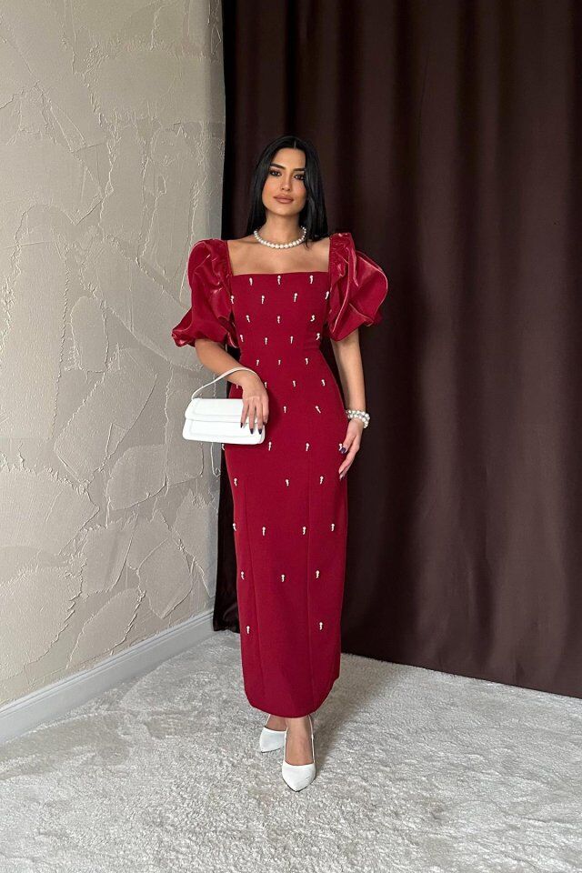 Bordo İşlemeli Kolu Garnili Elbise