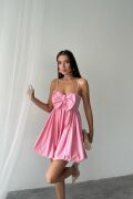 Pembe Önü Fiyonklu Askılı Elbise